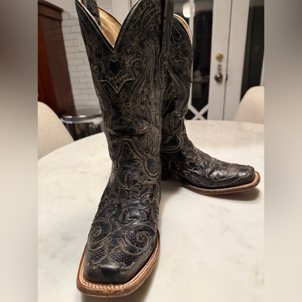 Corral Black Cowboy Boots